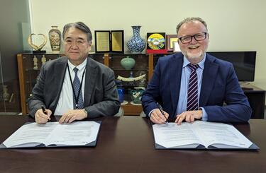 Masato Onodera, MD, JUSE and Vince Desmond, CEO, CQI sign MOU